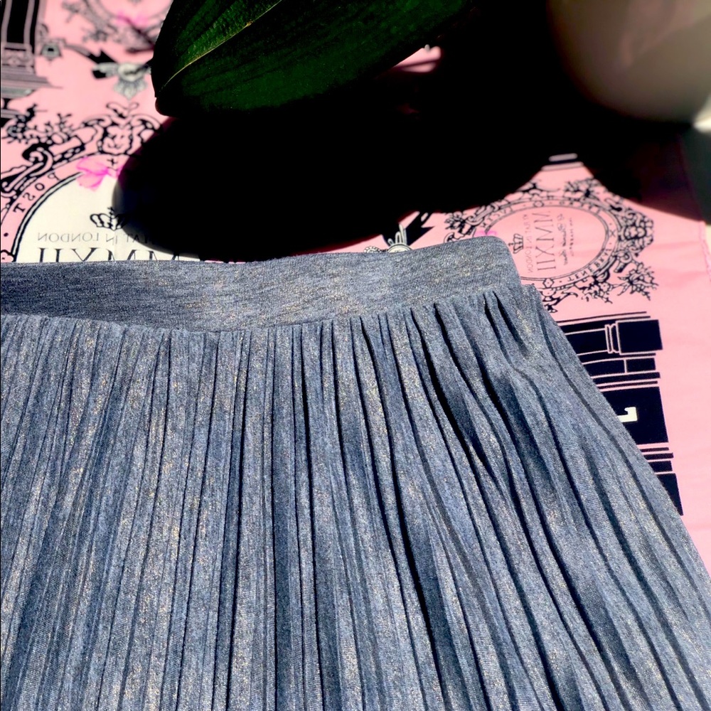 Jessica Simpson Pleated Shiny Mini Skirt 👛🦄🕸
